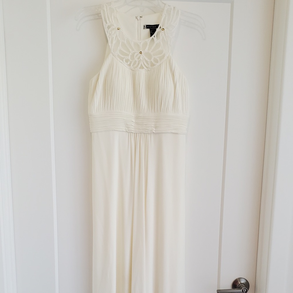 Stunning JS Boutique Evening Gown Size 8